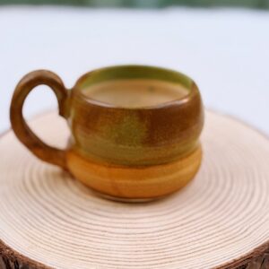 Rusty yellow mug