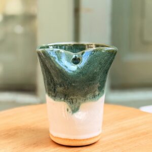 Thumb hold Iced coffee cup